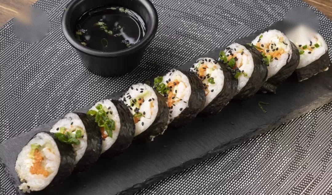 Sushi California con alga por fuera